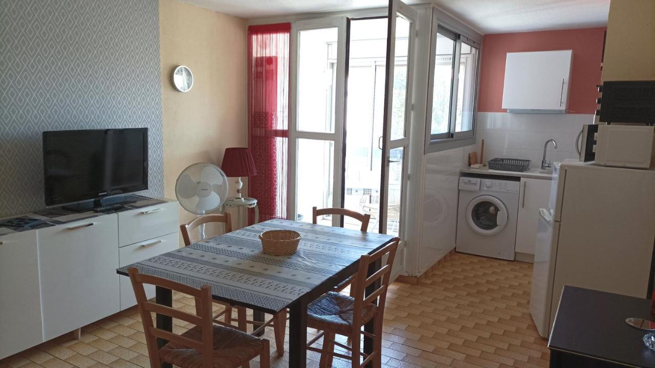 אגדה Lara 1 - Grand T2 Loggia Sans Vis-A-Vis Parking - Pres Centre-Port, Ile Des Loisirs, Plage Richelieu מראה חיצוני תמונה